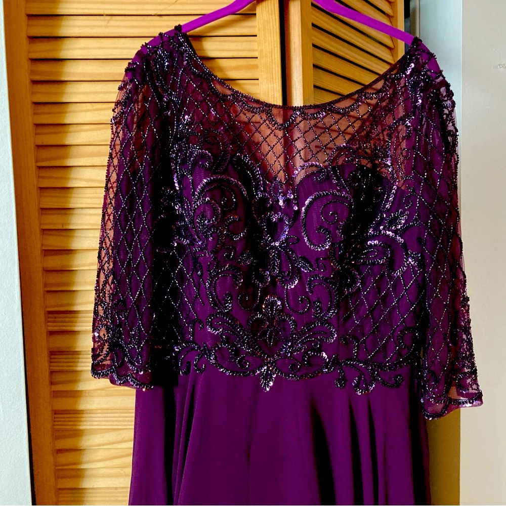 Stunning wedding and special occasion dress great color, embellished, bodice